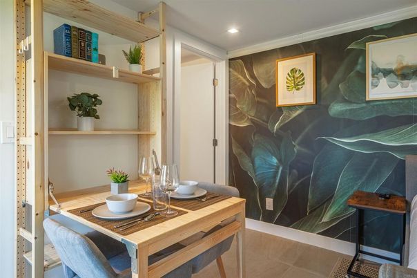 Dining room, Interior, Recessed Lighting