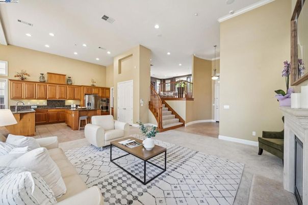 Interior, Kitchen, Living room, Pendant Lights, Recessed Lighting, Stainless Steel Appliances