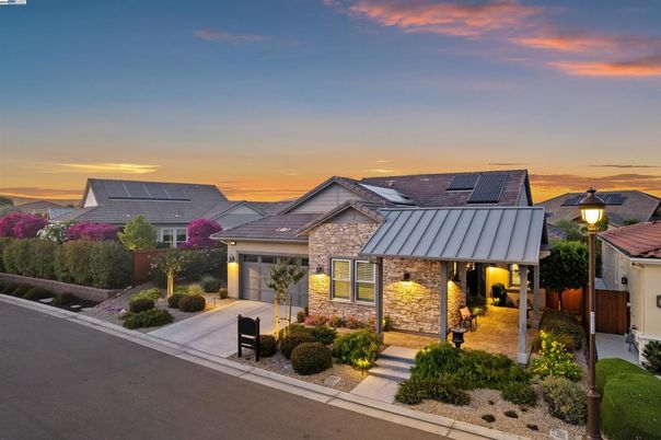 Attached, Exterior, Facade, Solar Panels, Modern