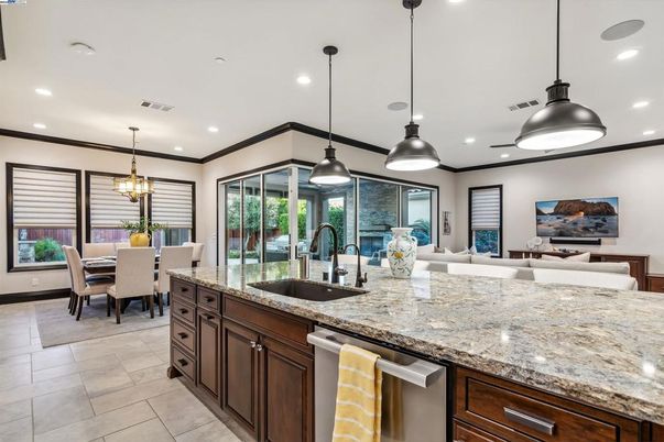 Dining room, Interior, Kitchen, Living room, Pendant Lights, Recessed Lighting, Stainless Steel Appliances