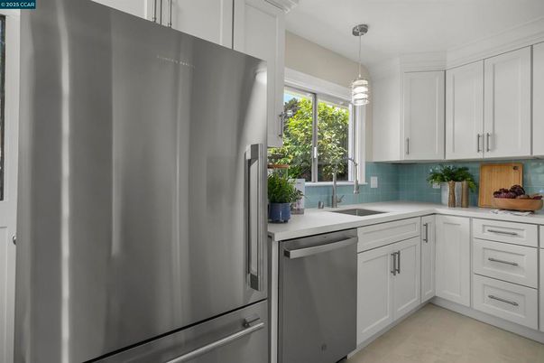 Interior, Kitchen, Pendant Lights, Stainless Steel Appliances