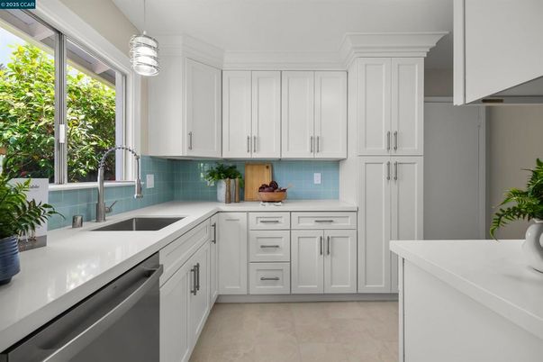 Interior, Kitchen, Pendant Lights, Stainless Steel Appliances