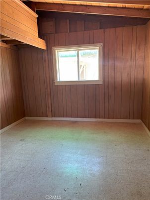 Empty room, Interior, Wooden Beams, Wooden Walls