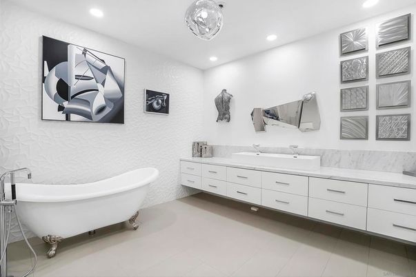 Bathroom, Dual Sink Vanities, Free Standing Baths, Interior, Recessed Lighting