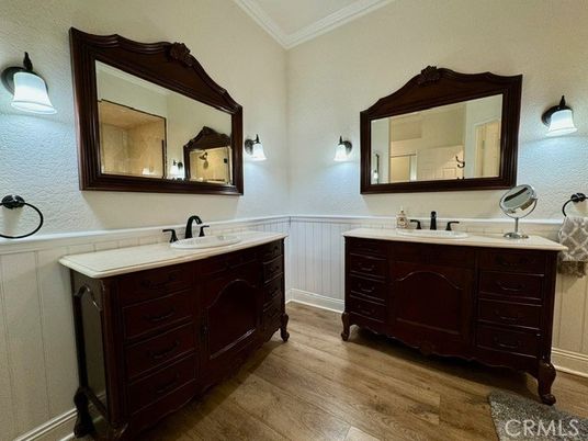 Bathroom, Dual Sink Vanities, Interior, Wood Texture Flooring