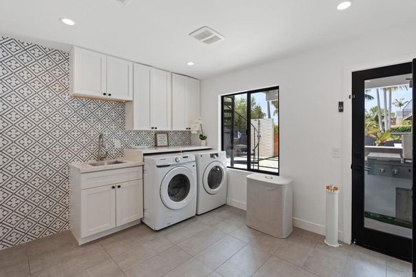 Interior, Recessed Lighting, Washer