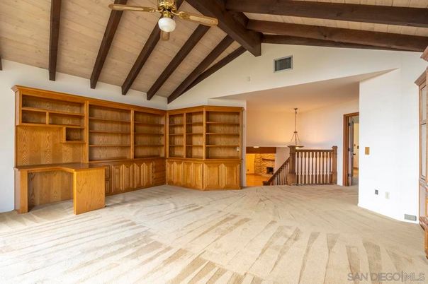 Empty room, Interior, Pendant Lights, Wooden Beams, Wooden Ceilings