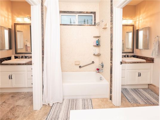 Bathroom, Dual Sink Vanities, Interior