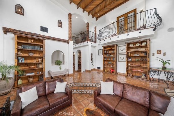 Interior, Living room, Recessed Lighting, Wooden Beams, Wooden Ceilings