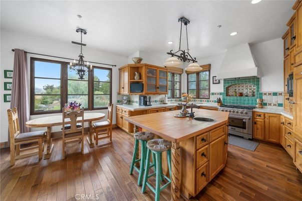 Dining room, Interior, Kitchen, Pendant Lights, Recessed Lighting, Wood Texture Flooring