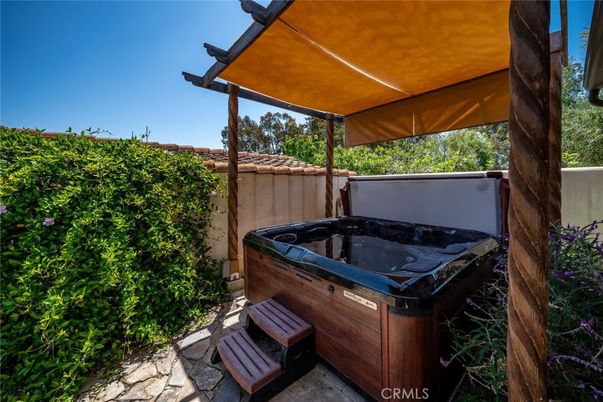 Exterior, Hot Tub