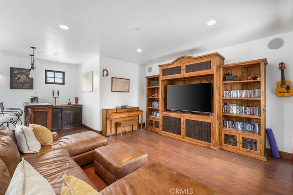 Interior, Living room, Piano, Recessed Lighting, Wood Texture Flooring