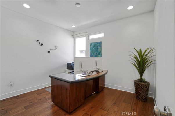 Home Office, Interior, Recessed Lighting, Wood Texture Flooring