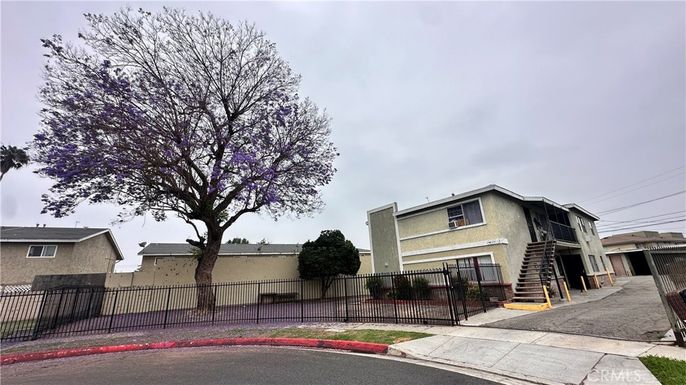 Exterior, Facade, None