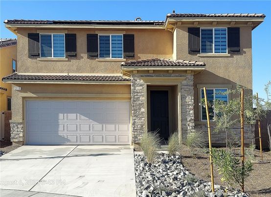 Attached, Exterior, Facade, Mediterranean