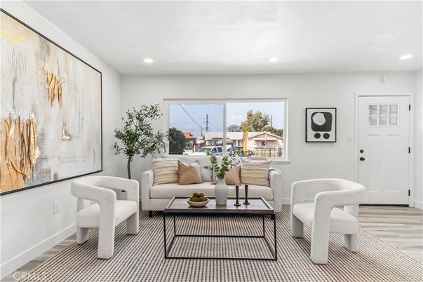 Interior, Living room, Projection Screen, Recessed Lighting