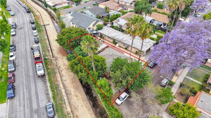 Exterior, Drone
