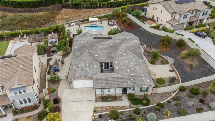 Exterior, Drone