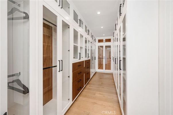 Interior, Recessed Lighting, Walk-in Closets, Wood Texture Flooring
