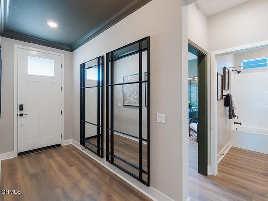 Interior, Recessed Lighting, Wood Texture Flooring