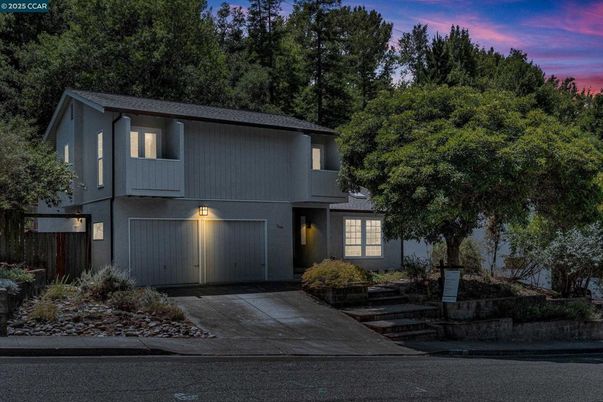 Attached, Exterior, Facade, Modern