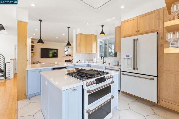 Interior, Kitchen, Pendant Lights, Recessed Lighting, Stainless Steel Appliances