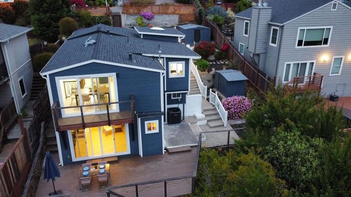 Exterior, Drone