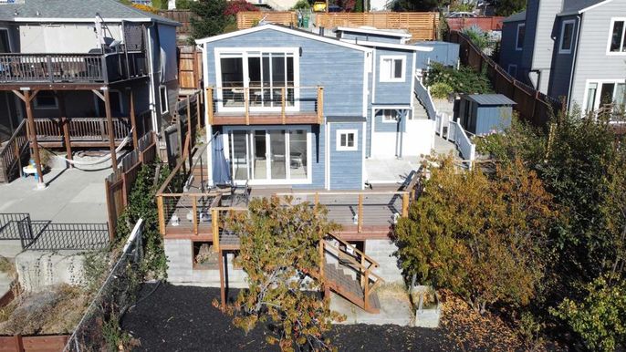 Exterior, Drone