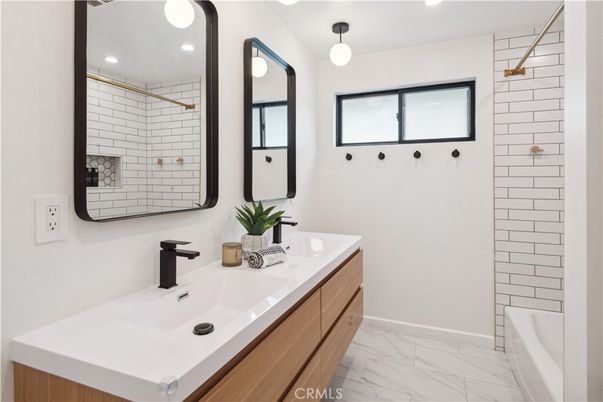 Bathroom, Dual Sink Vanities, Interior, Marble, Recessed Lighting