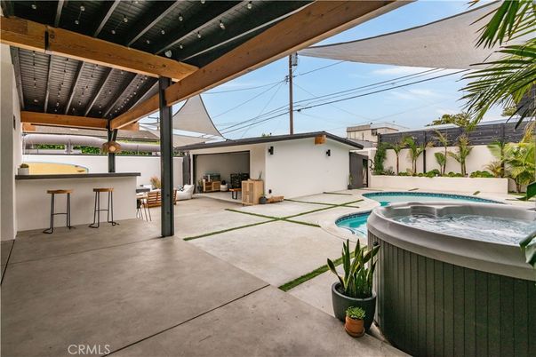 Exterior, Hot Tub, Pool