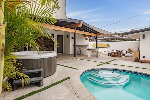 Exterior, Hot Tub, Pool