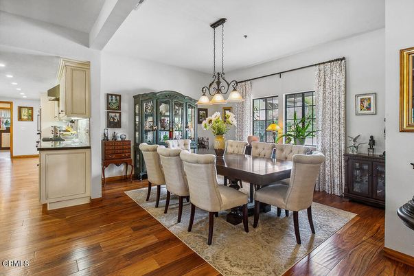 Chandelier, Dining room, Interior, Kitchen, Pendant Lights, Recessed Lighting, Wood Texture Flooring