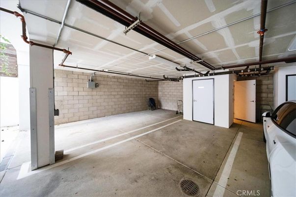 Garage, Interior, Stone Walls