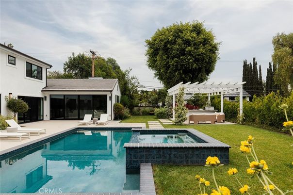 Backyard, Exterior, Hot Tub, Pool