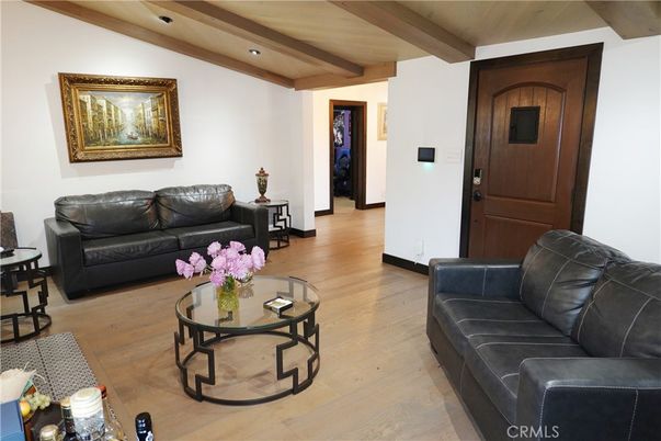 Interior, Living room, Recessed Lighting, Wooden Beams, Wood Texture Flooring