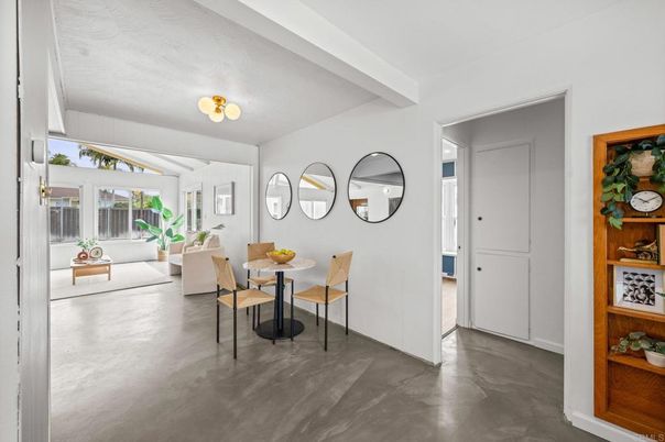 Dining room, Interior