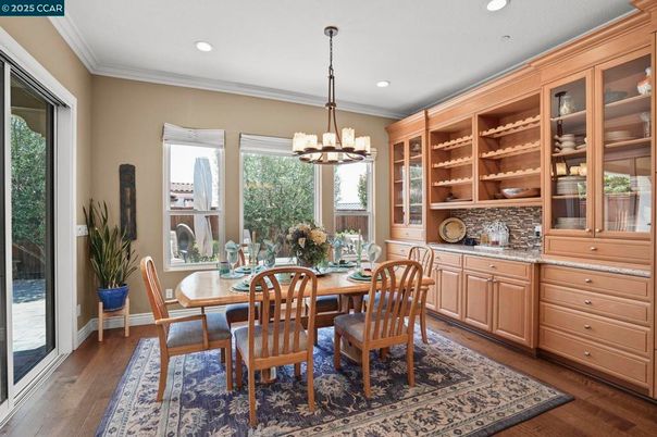 Chandelier, Dining room, Interior, Recessed Lighting, Wood Texture Flooring