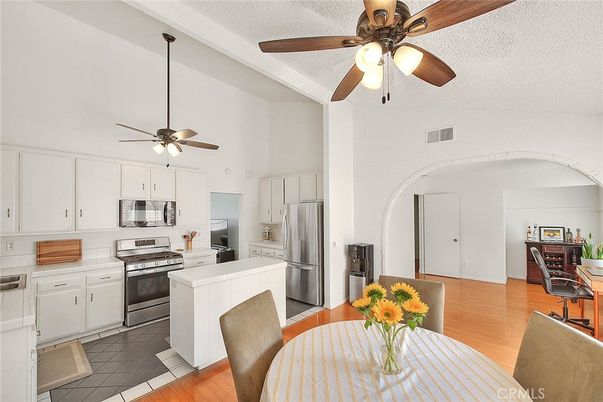 Dining room, Interior, Kitchen, Stainless Steel Appliances, Wood Texture Flooring
