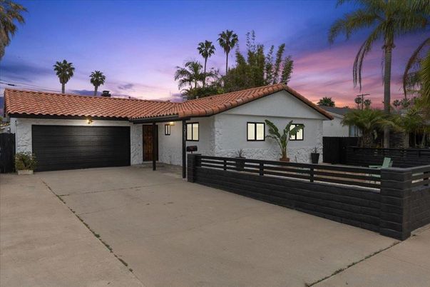 Attached, Exterior, Facade, Spanish Mediterranean