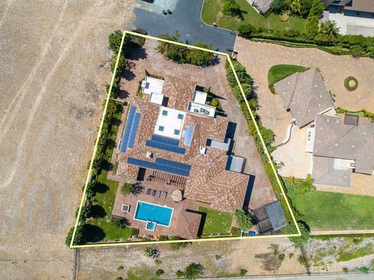 Exterior, Drone