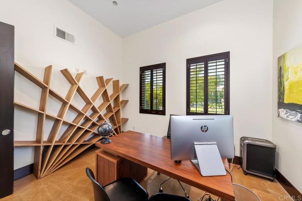 Home Office, Interior