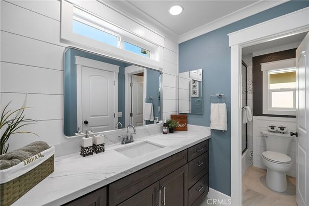 Bathroom, Dual Sink Vanities, Interior, Recessed Lighting
