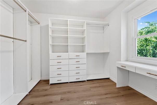 Interior, Walk-in Closets, Wood Texture Flooring