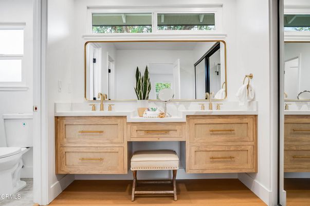 Bathroom, Dual Sink Vanities, Interior, Wood Texture Flooring
