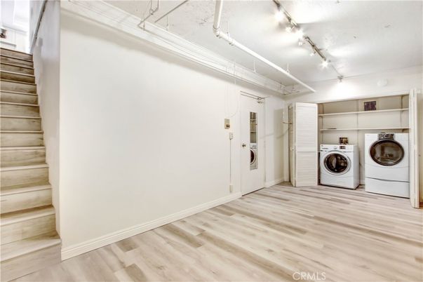 Interior, Utility Closets, Washer, Wood Texture Flooring