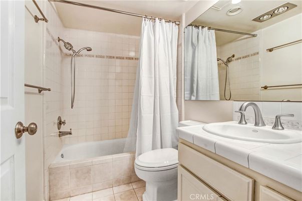 Bathroom, Interior, Recessed Lighting, Tile Countertops