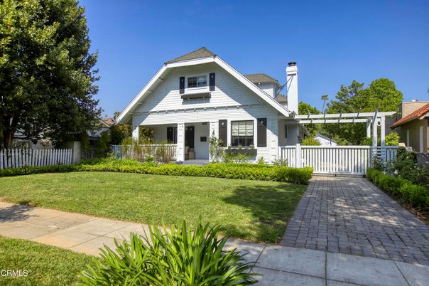 Backyard, Exterior, Facade, Queen Anne Victorian