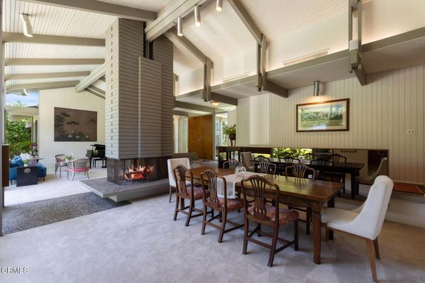 Dining room, Fireplace, Interior