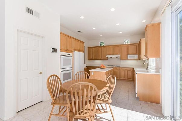 Dining room, Interior, Kitchen, Recessed Lighting