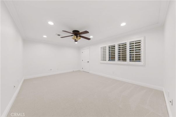 Empty room, Interior, Recessed Lighting